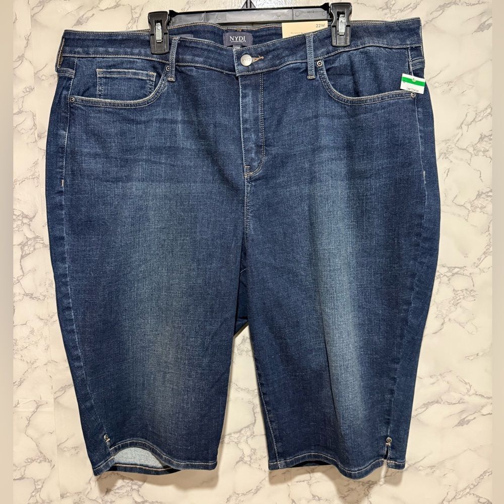 NEW NYDJ Sophie Capri Lift x Tuck Dark Blue Denim Jeans 22W